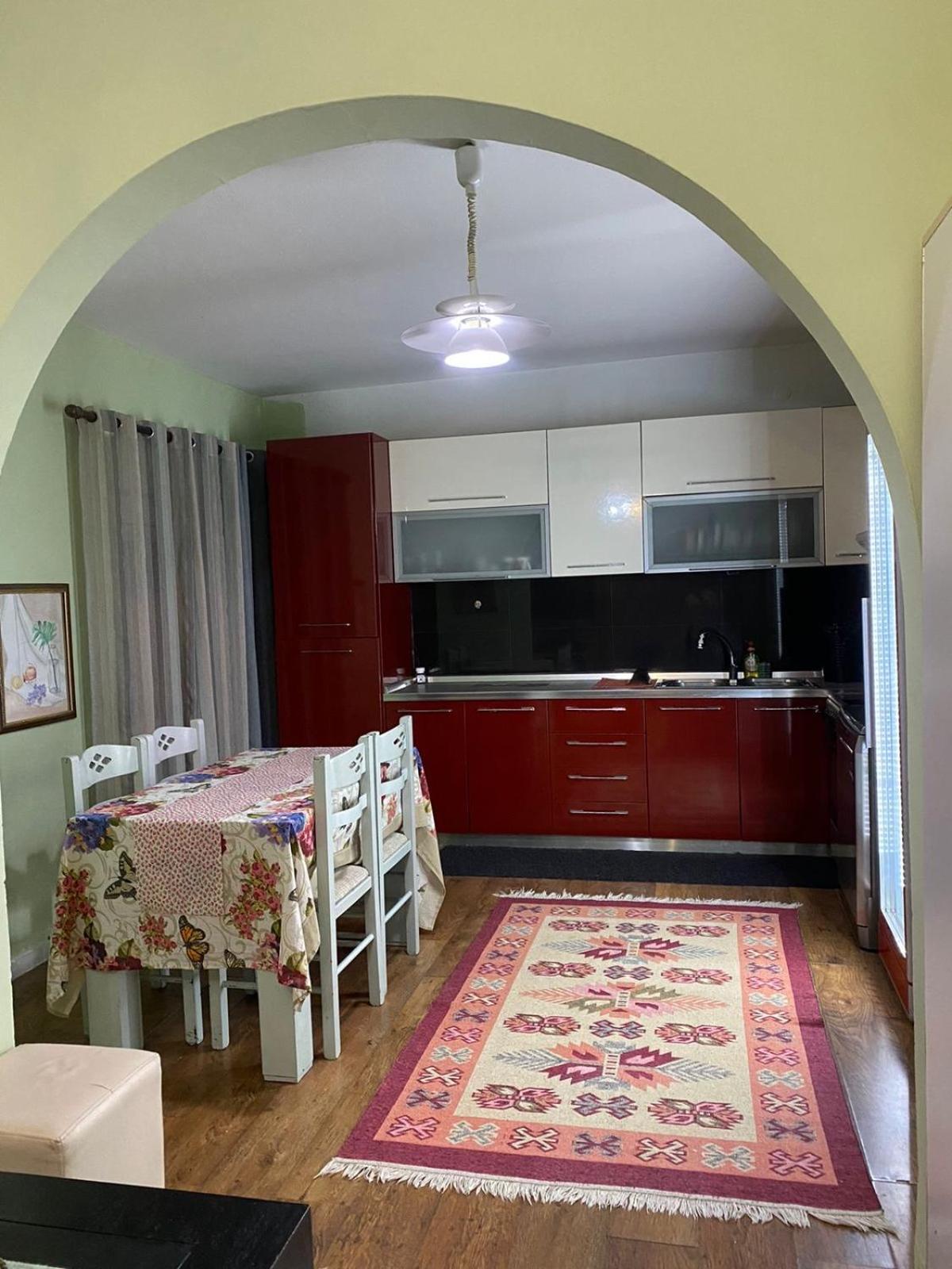 Green Door House 地拉那 外观 照片