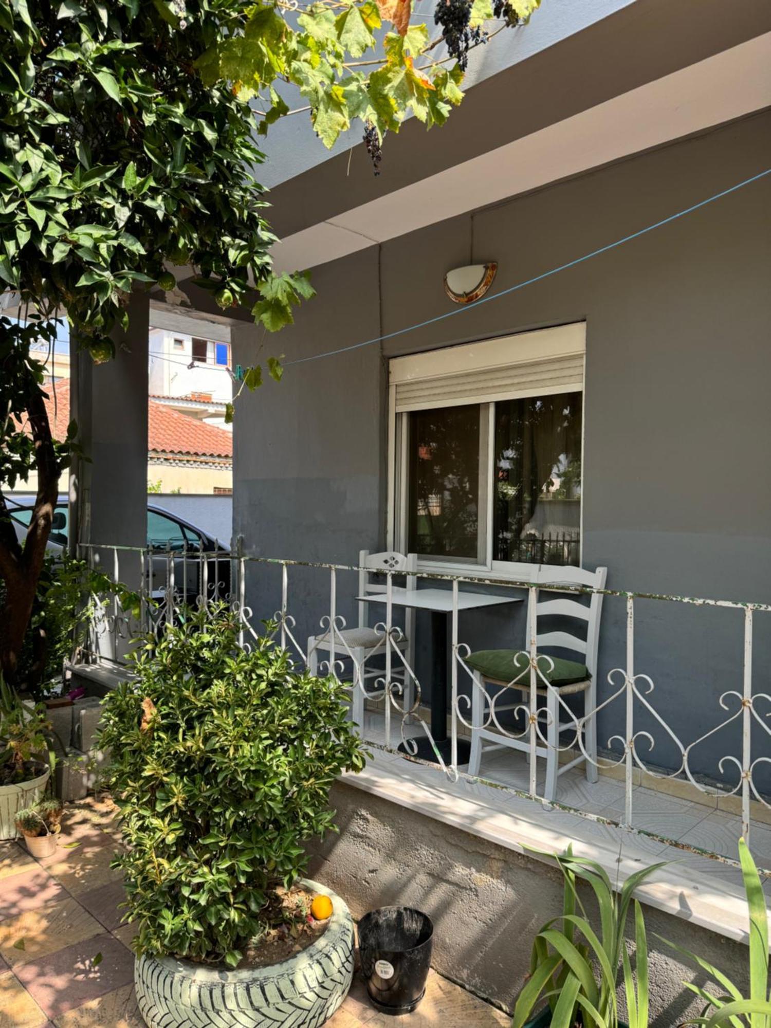 Green Door House 地拉那 外观 照片